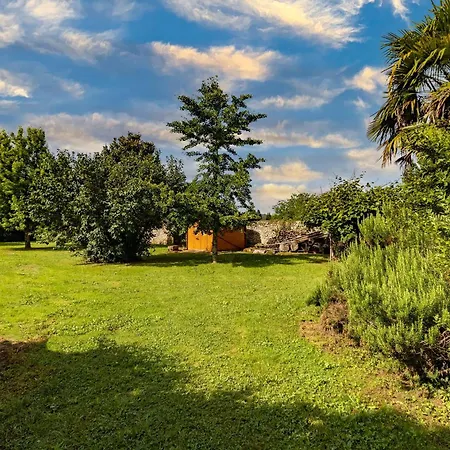 Vakantiehuis Maison En Pierre Piscine Clim